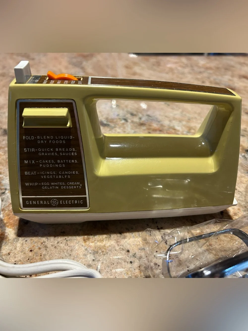 General Electric Model 420A 120W-120V Vintage Hand Mixer Harvest Gold 5 Settings